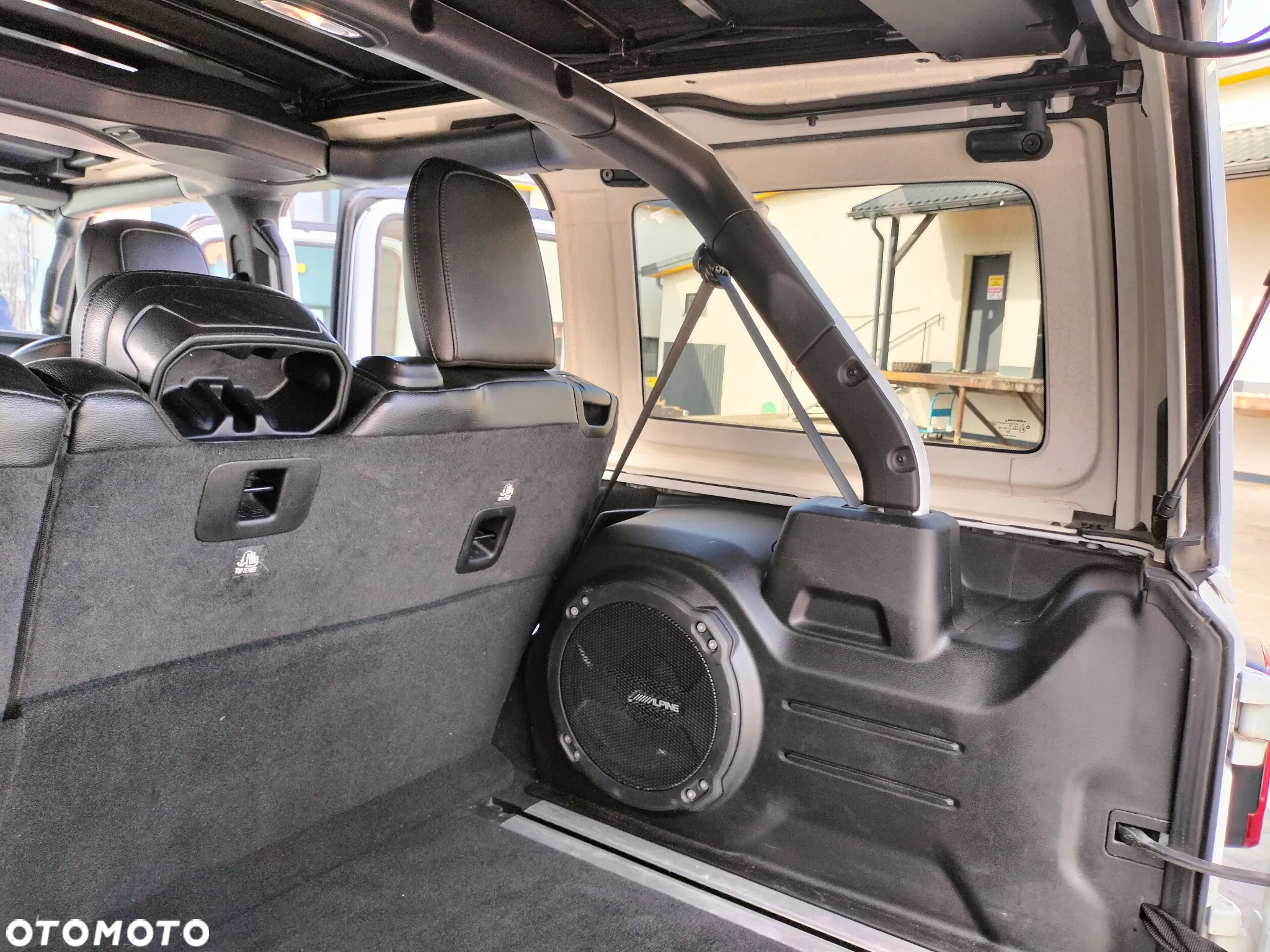 Jeep Wrangler - 23