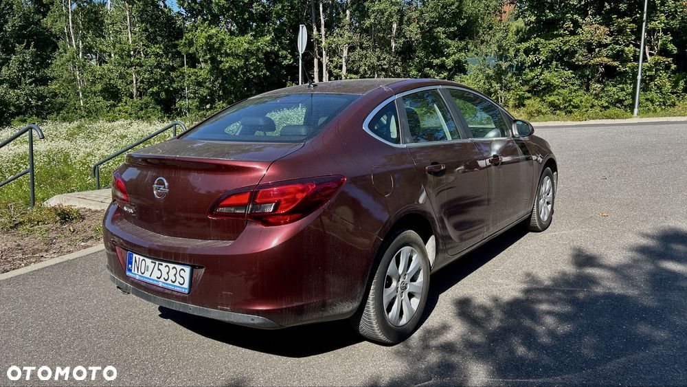 Opel Astra - 2