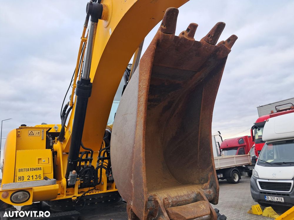 JCB js160w excavator pe roti - 9