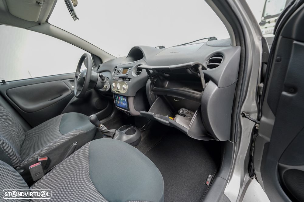 Toyota Yaris 1.0 Sol - 17