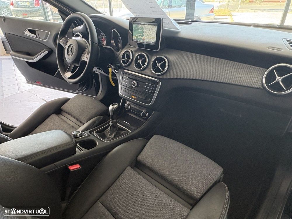 Mercedes-Benz GLA 180 (CDI) d Urban - 29