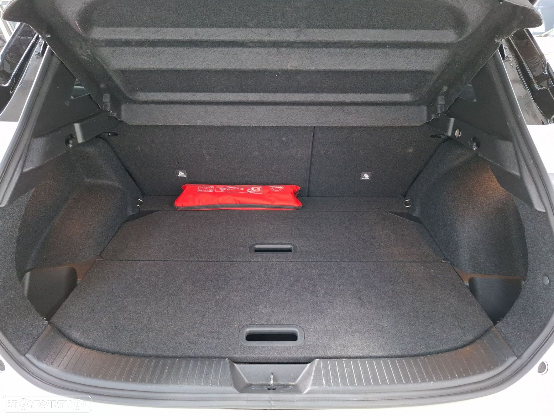 Nissan Qashqai 1.3 DIG-T N-Connecta LED+TT+SKY Xtronic - 26