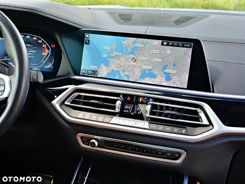 BMW X7 M50i sport - 30
