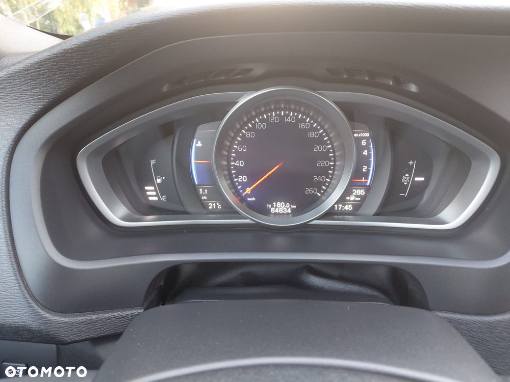 Volvo V40 - 16