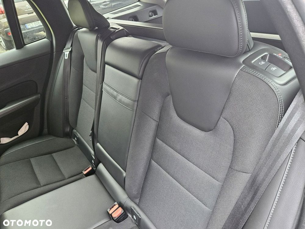 Volvo V60 D3 Momentum Pro - 19