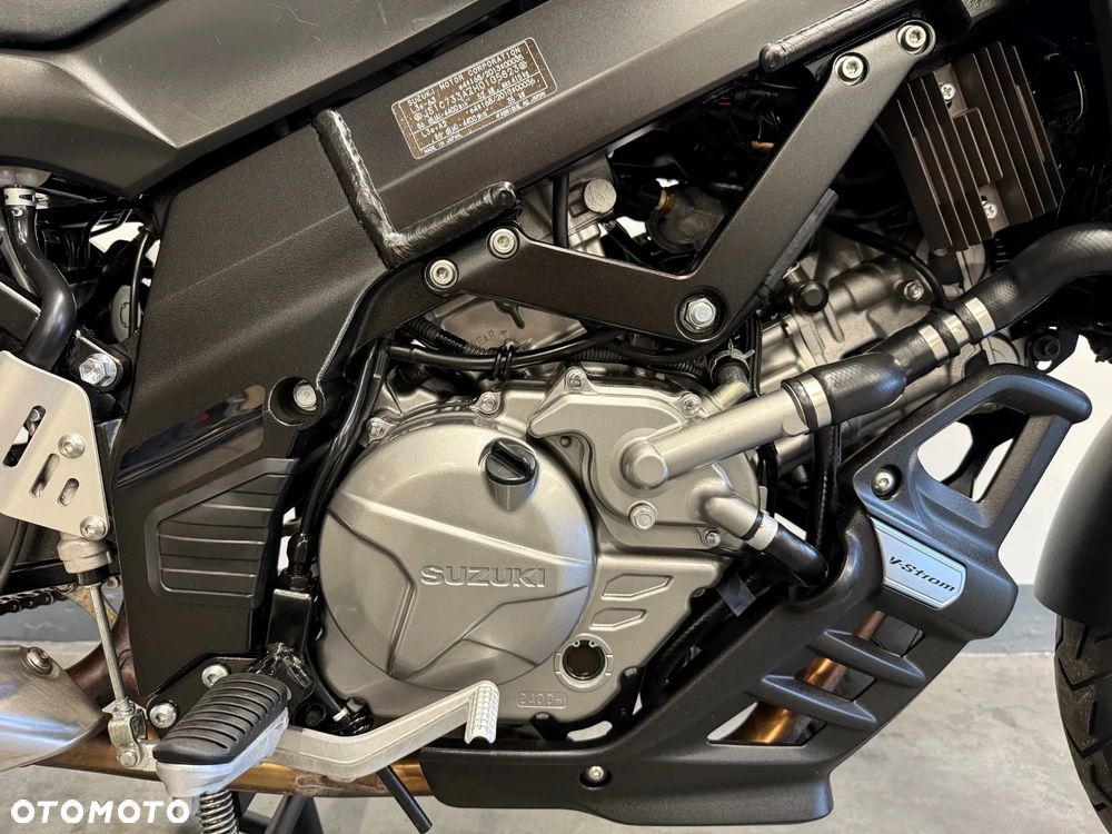 Suzuki V-STROM - 12
