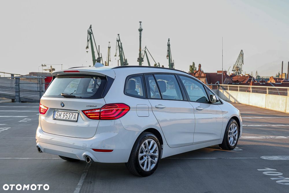 BMW Seria 2 218d - 28