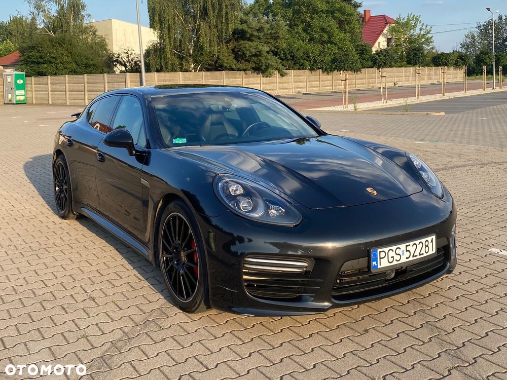 Porsche Panamera GTS PDK - 1