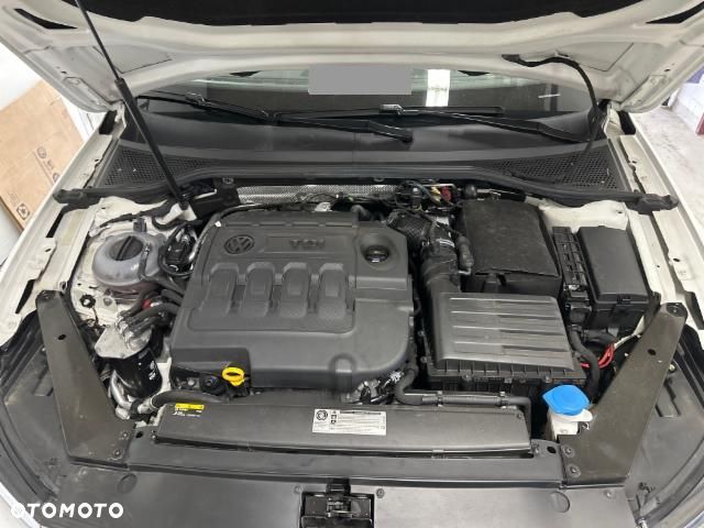 Volkswagen Passat Variant 2.0 TDI DSG (BlueMotion Technology) Trendline - 13