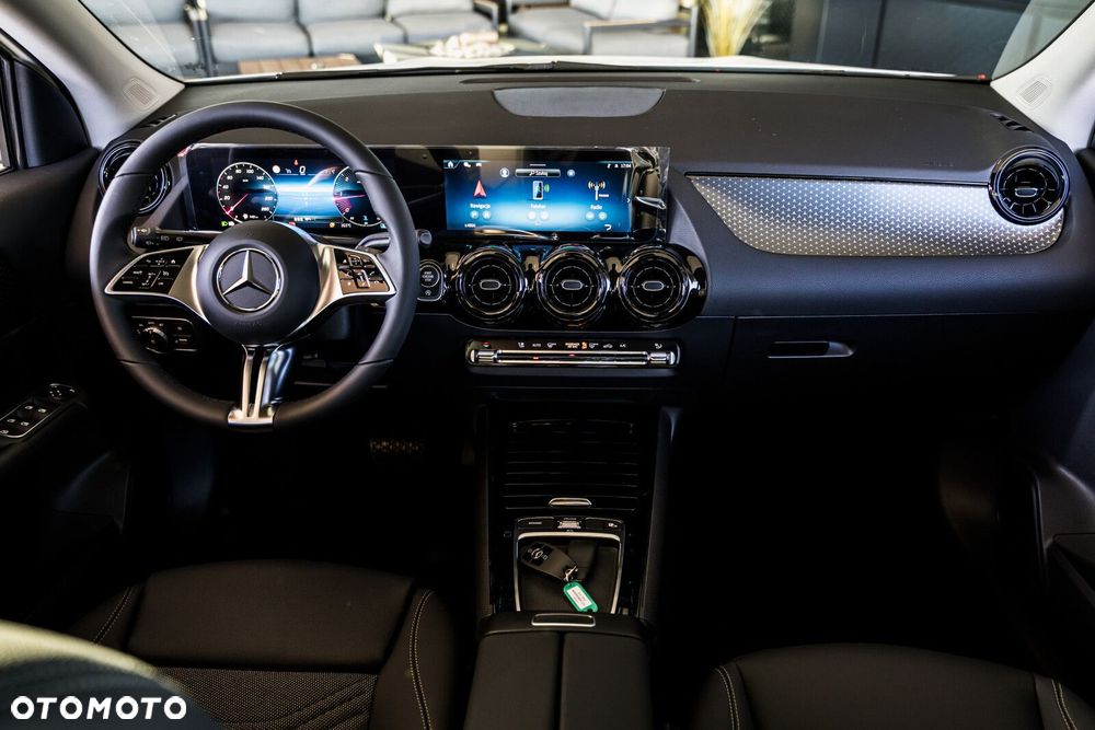 Mercedes-Benz GLA - 17