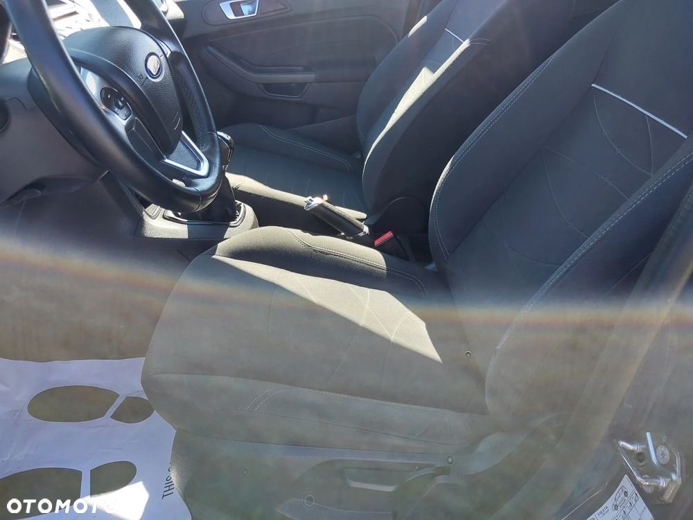 Ford Fiesta - 12