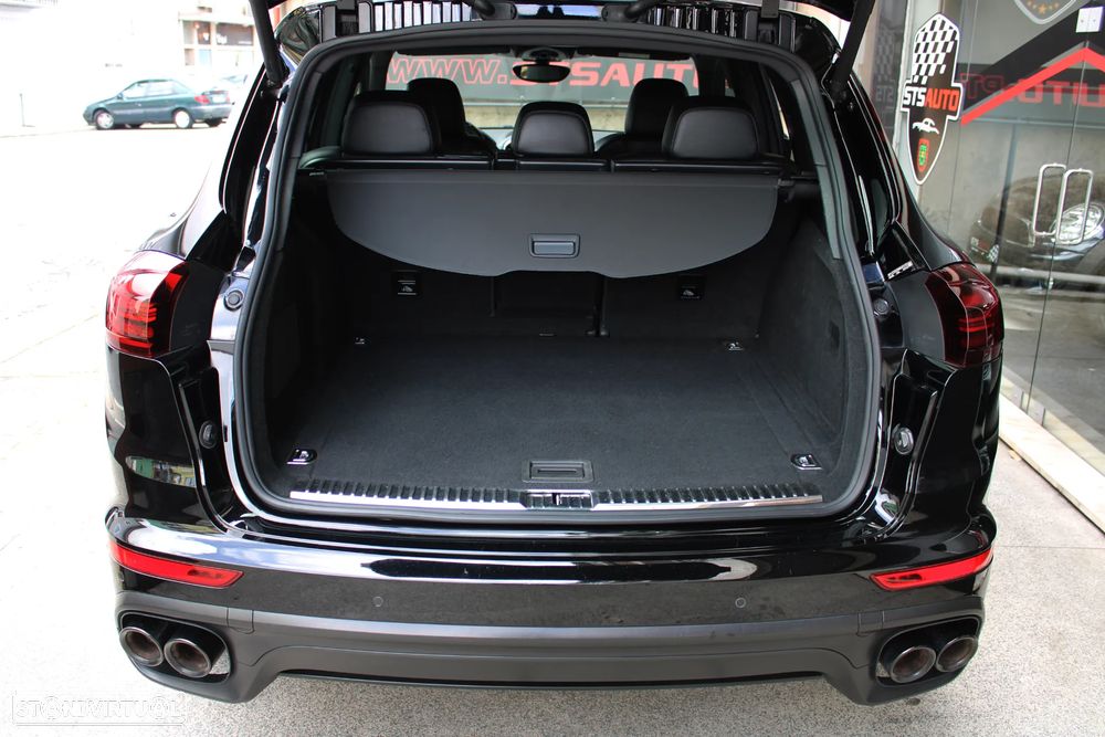 Porsche Cayenne Platinum Edition - 52