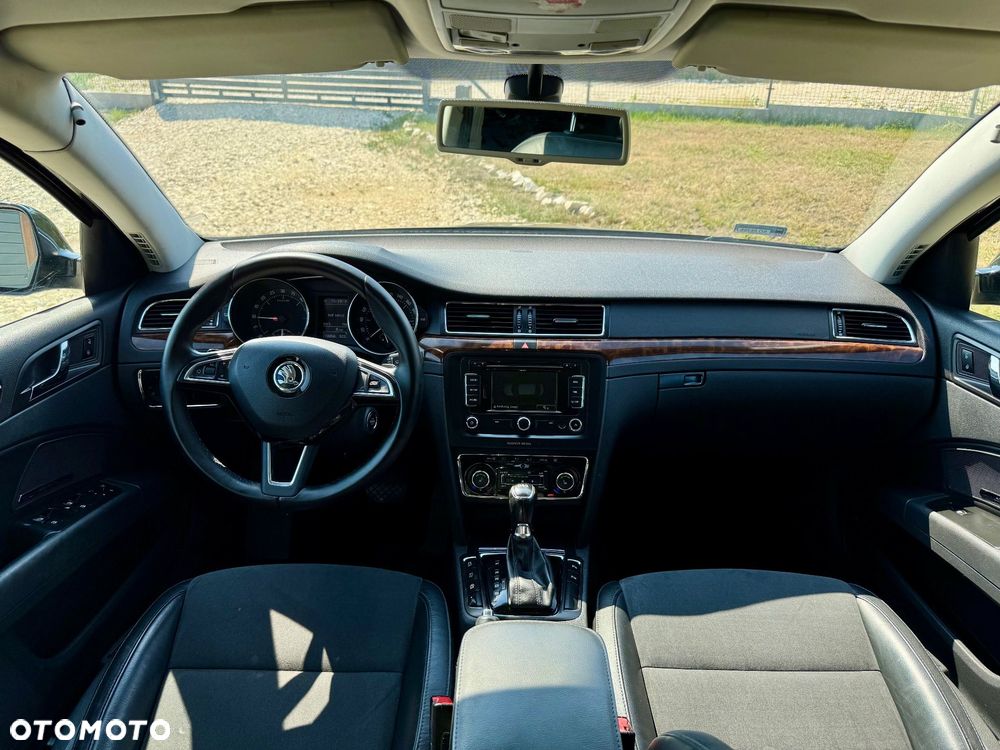 Skoda Superb 2.0 TDI L&K DSG - 32