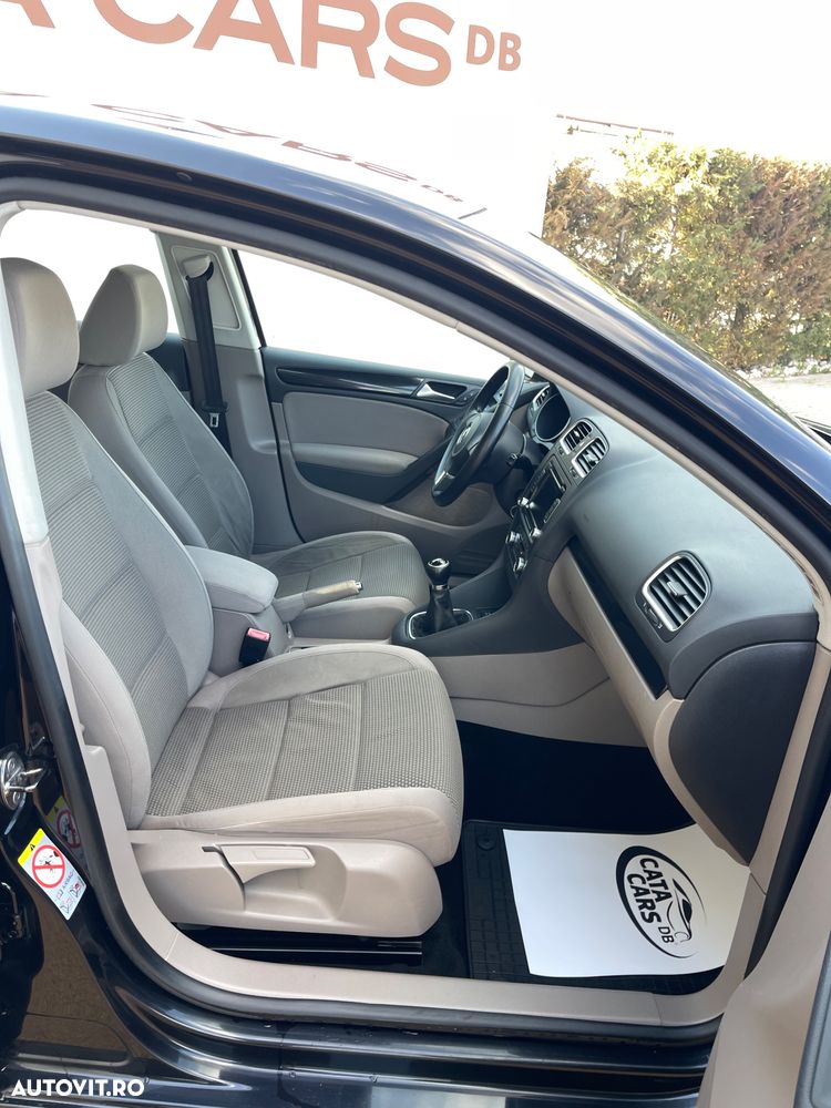 Volkswagen Golf - 25