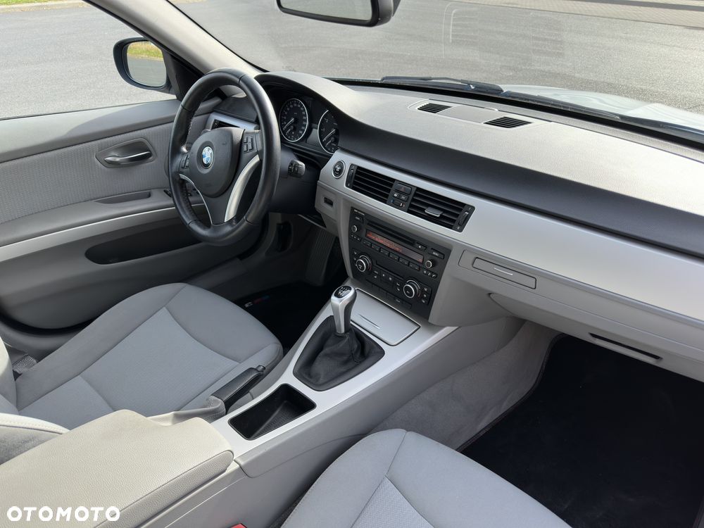 BMW Seria 3 320i Edition Sport - 10
