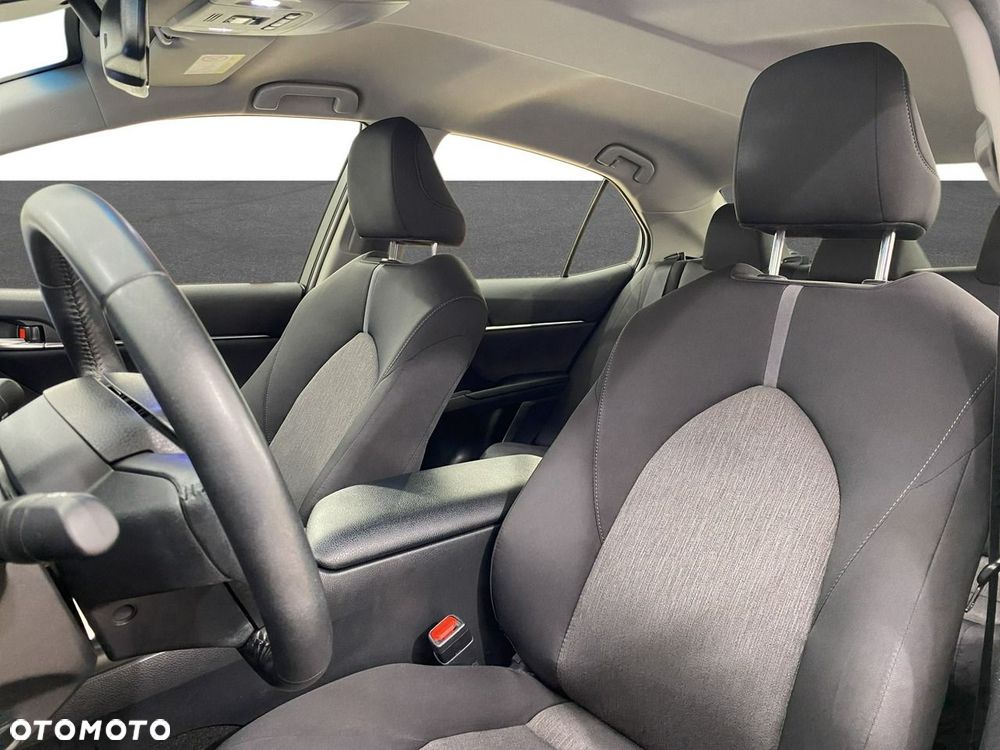 Toyota Camry - 11