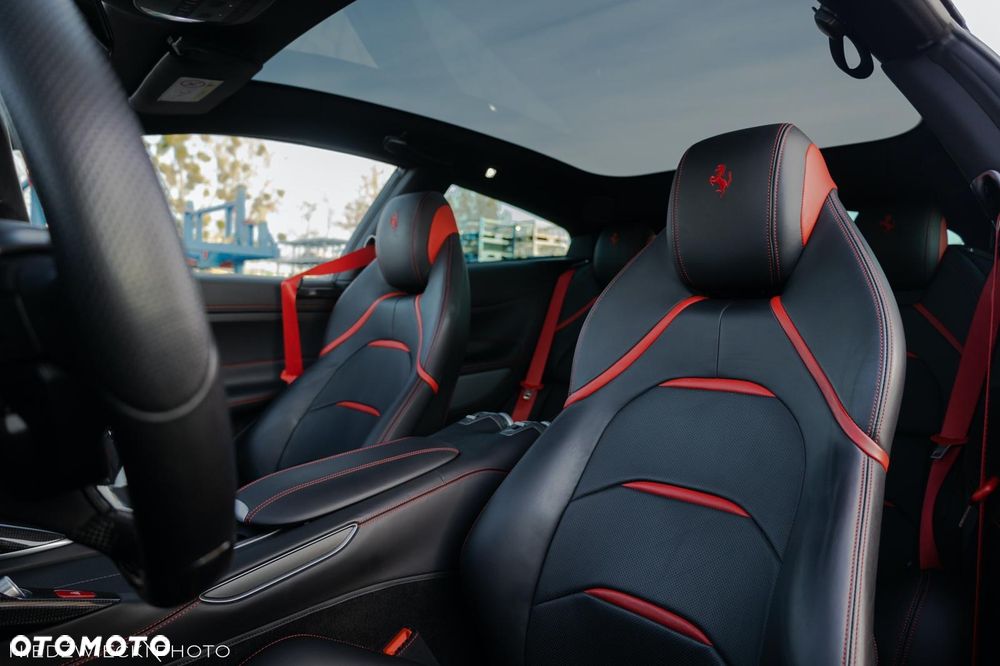 Ferrari GTC4Lusso - 19