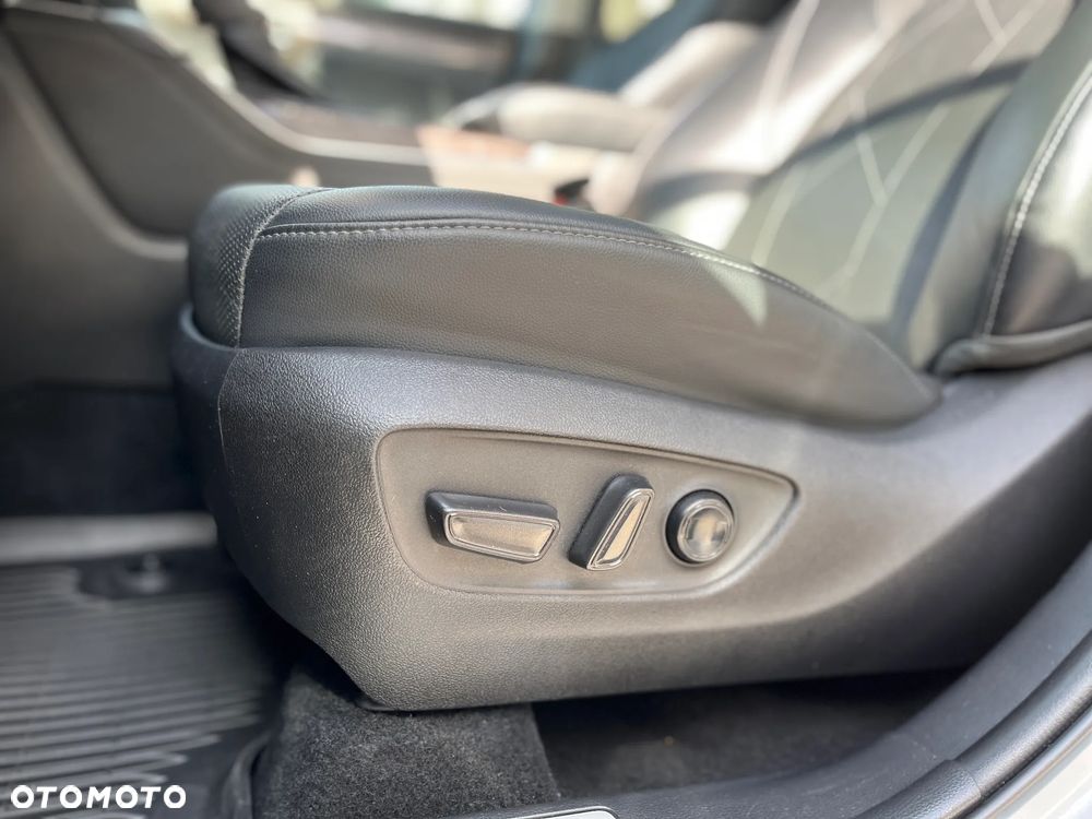 Toyota Highlander 2.5 Hybrid Executive - 36