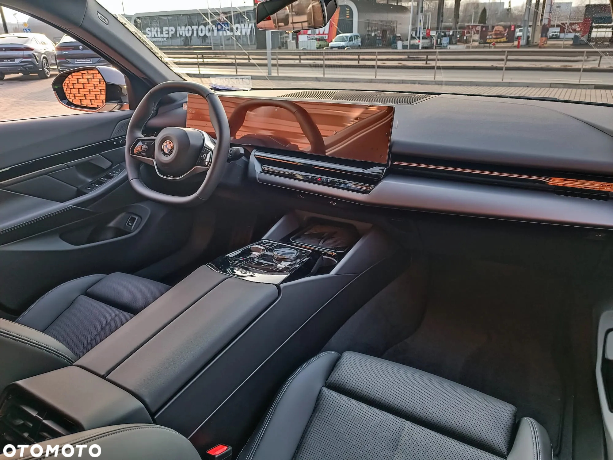 BMW Seria 5 520i mHEV - 14