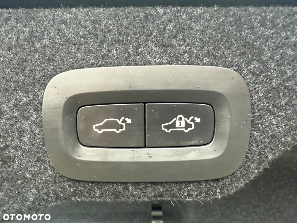 Volvo S90 D4 AWD Inscription - 29