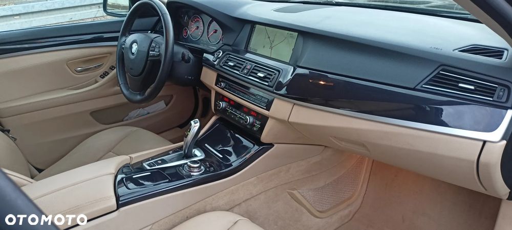 BMW Seria 5 520i Luxury Line - 12