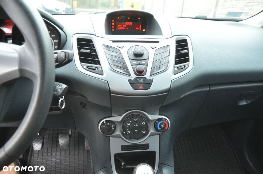 Ford Fiesta 1.25 Trend - 13