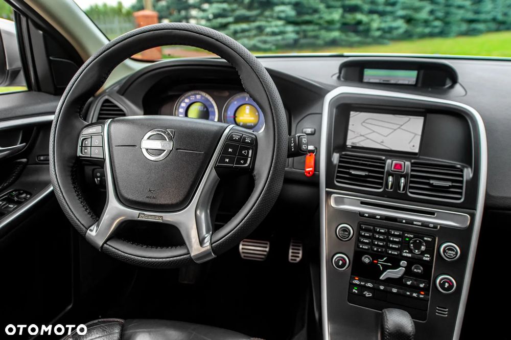 Volvo XC 60 D5 AWD RDesign - 8