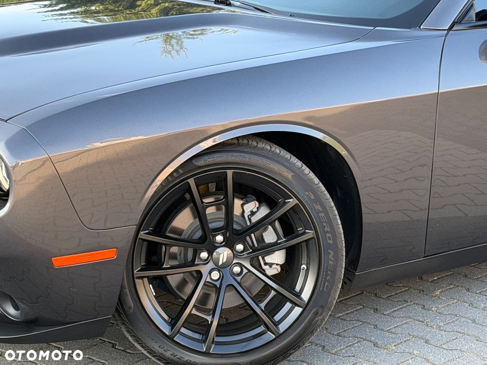 Dodge Challenger - 17