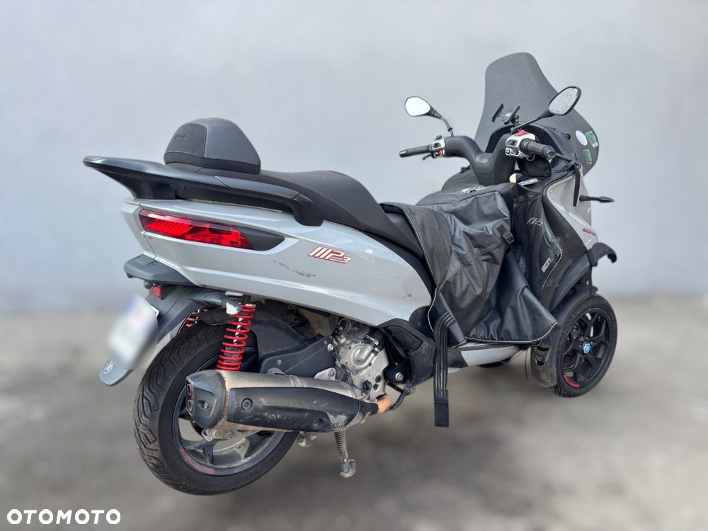 Piaggio MP-3 - 4