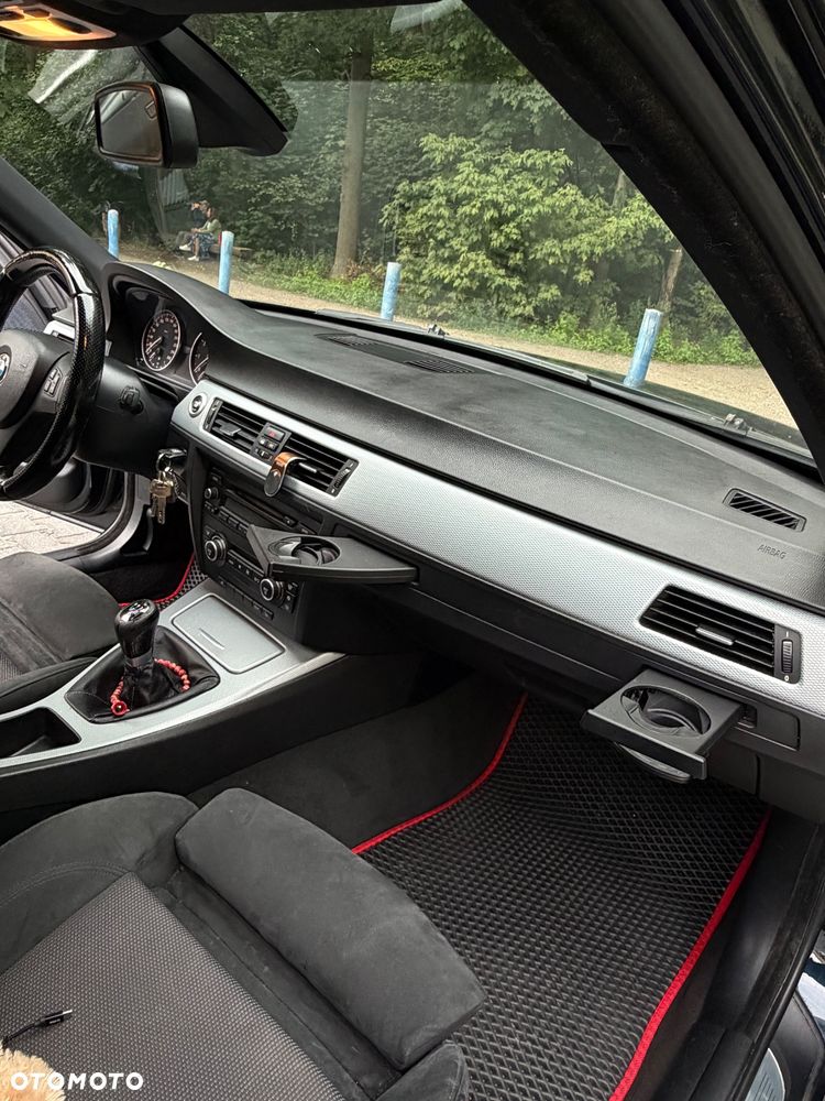 BMW Seria 3 320i - 11