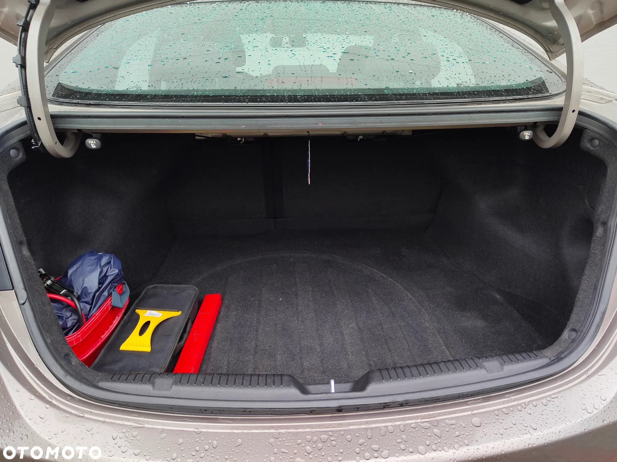 Hyundai Elantra - 12