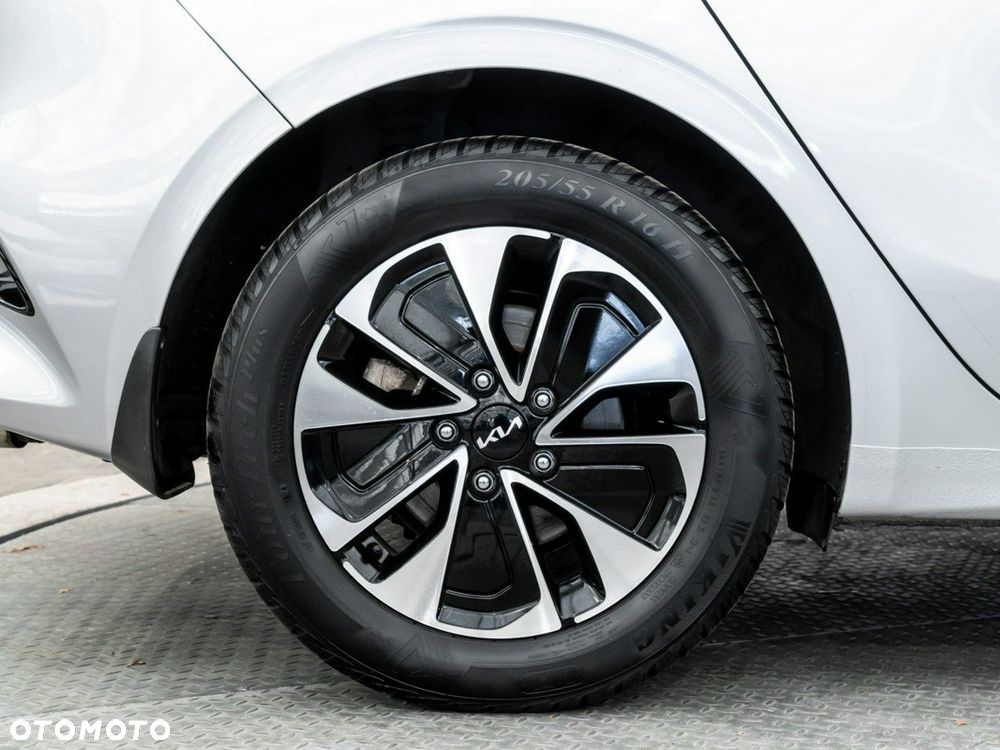 Kia Ceed 1.5 T-GDI M - 12