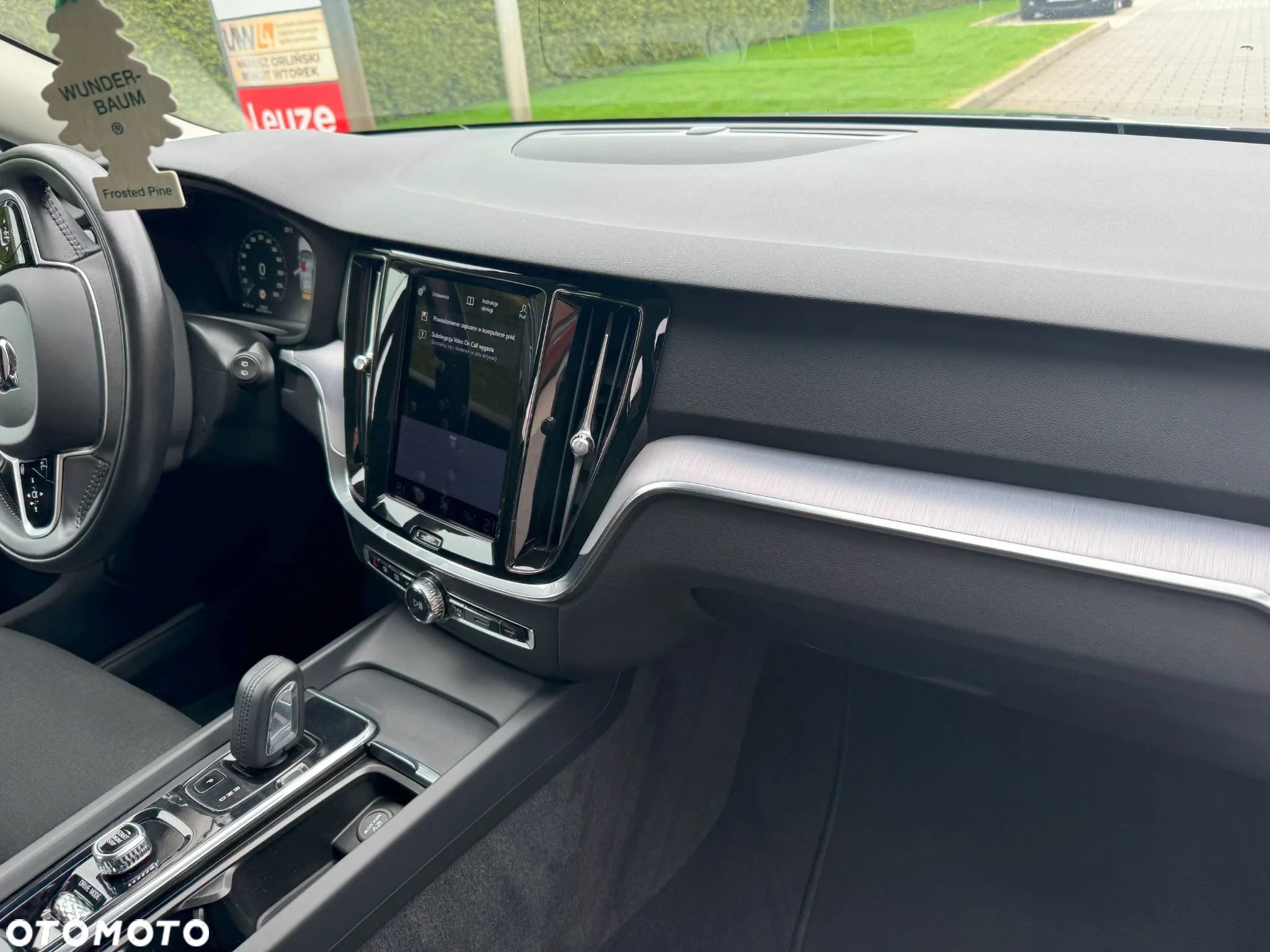 Volvo V60 B4 D Momentum Pro - 4
