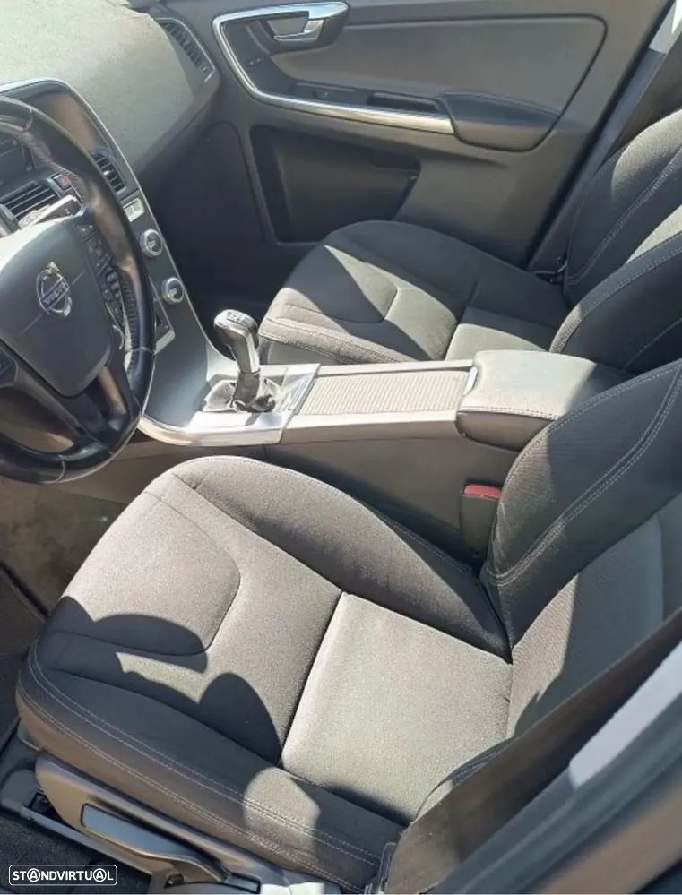 Volvo XC 60 2.0 D4 R-Design Momentum - 6