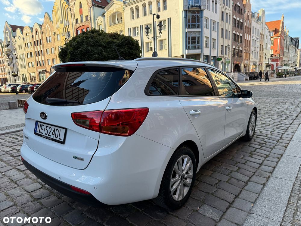 Kia Ceed 1.6 CRDi 136 ISG Dream Team Edition - 5