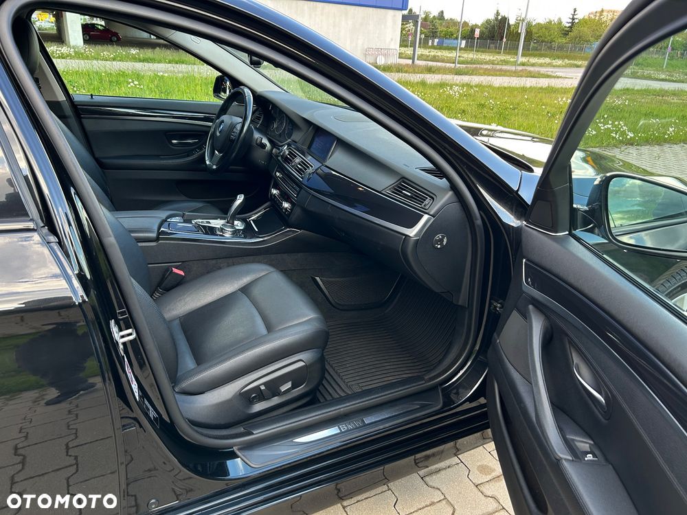 BMW Seria 5 520d - 23