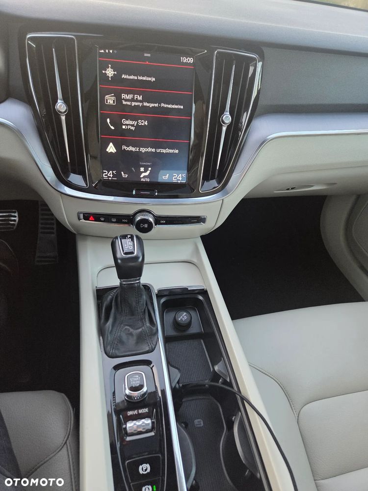 Volvo S60 T6 AWD R-Design - 15