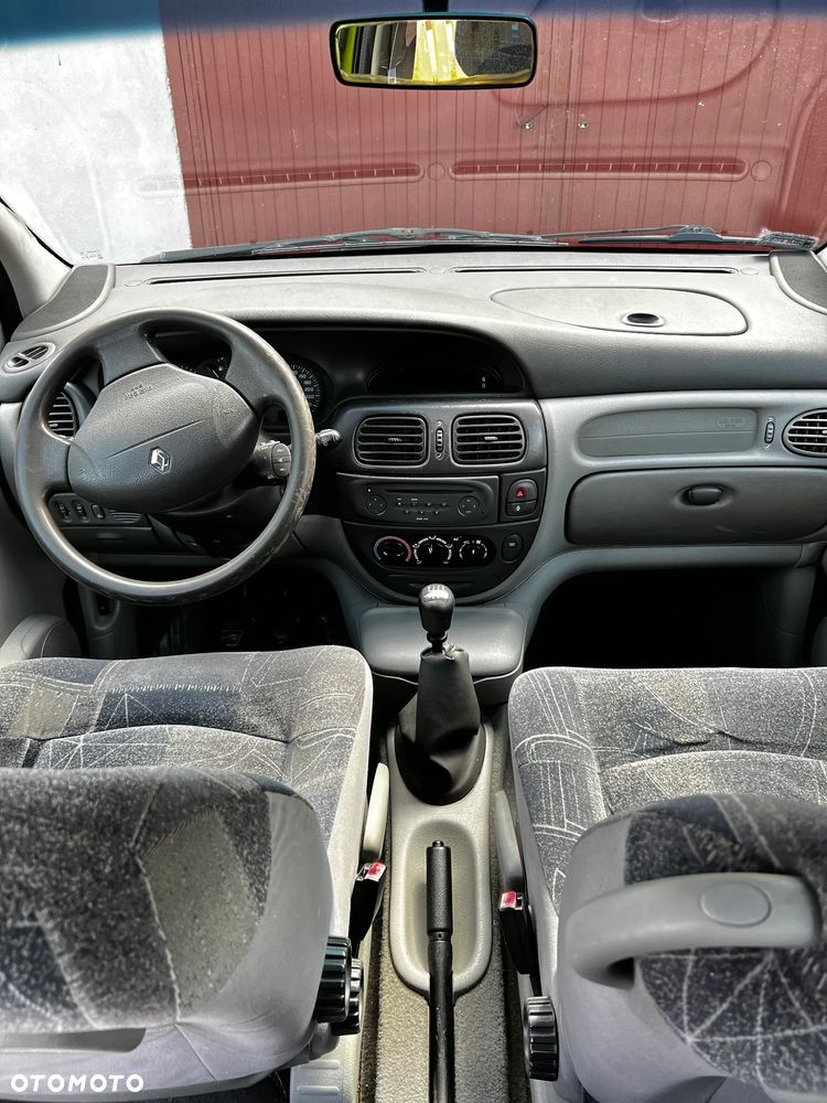 Renault Scenic 1.9 dCi Authentique - 8