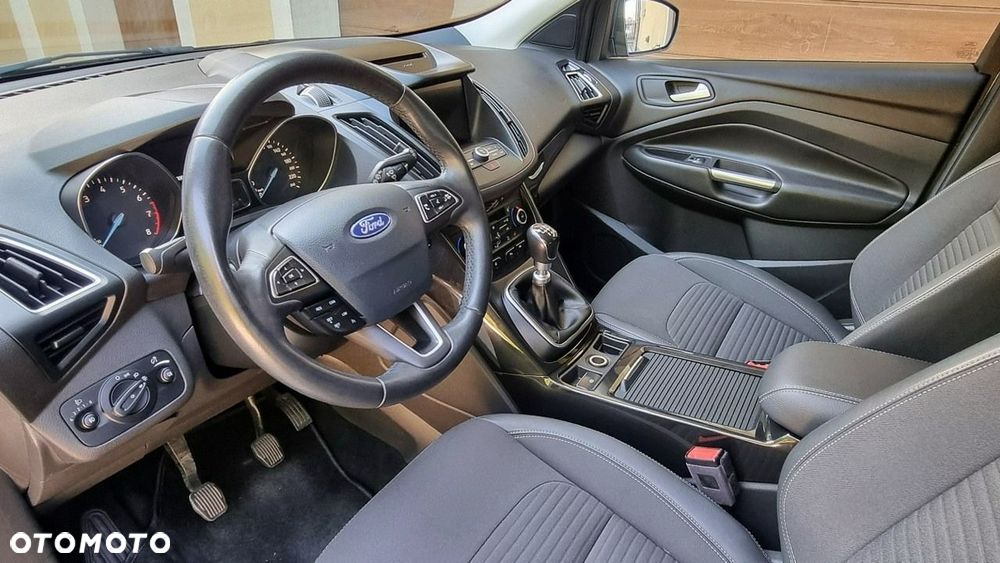 Ford Kuga - 12
