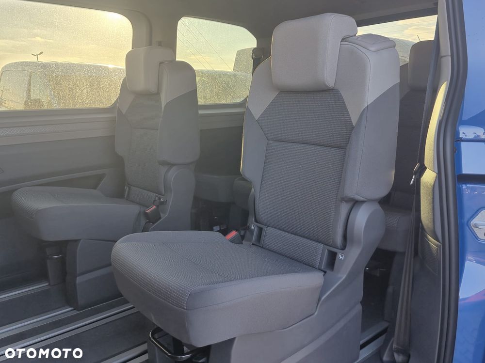 Volkswagen Multivan - 12