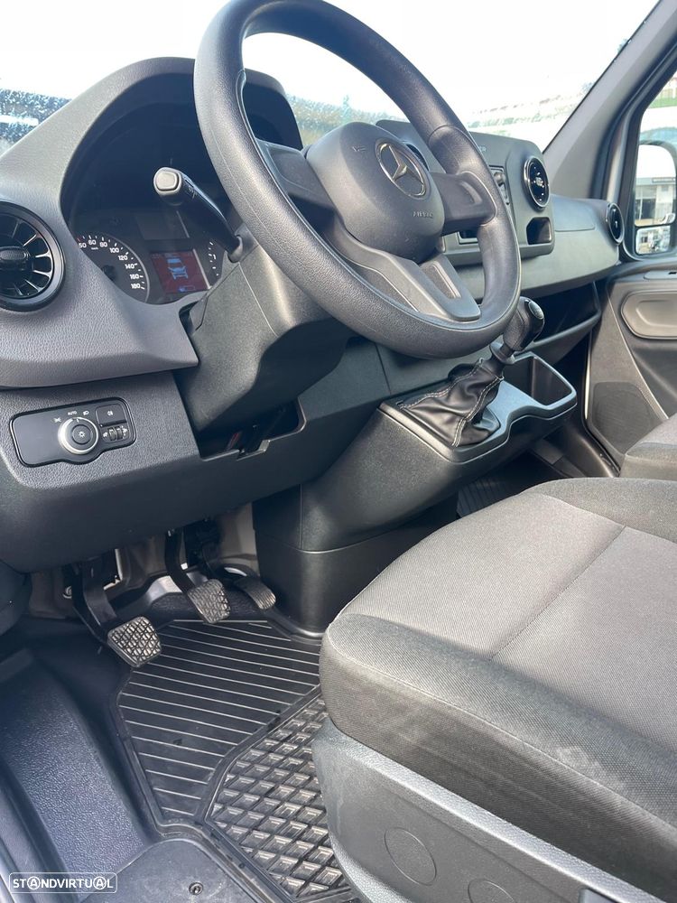 Mercedes-Benz SPRINTER - 21