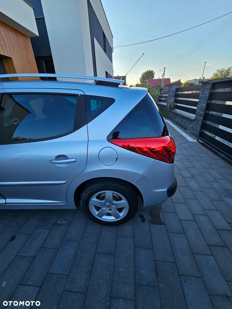Peugeot 207 1.4 - 6