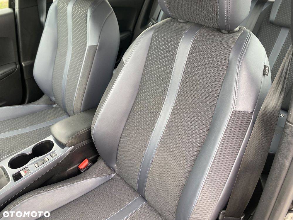 Peugeot 2008 BlueHDi 100 STOP & START Allure - 25
