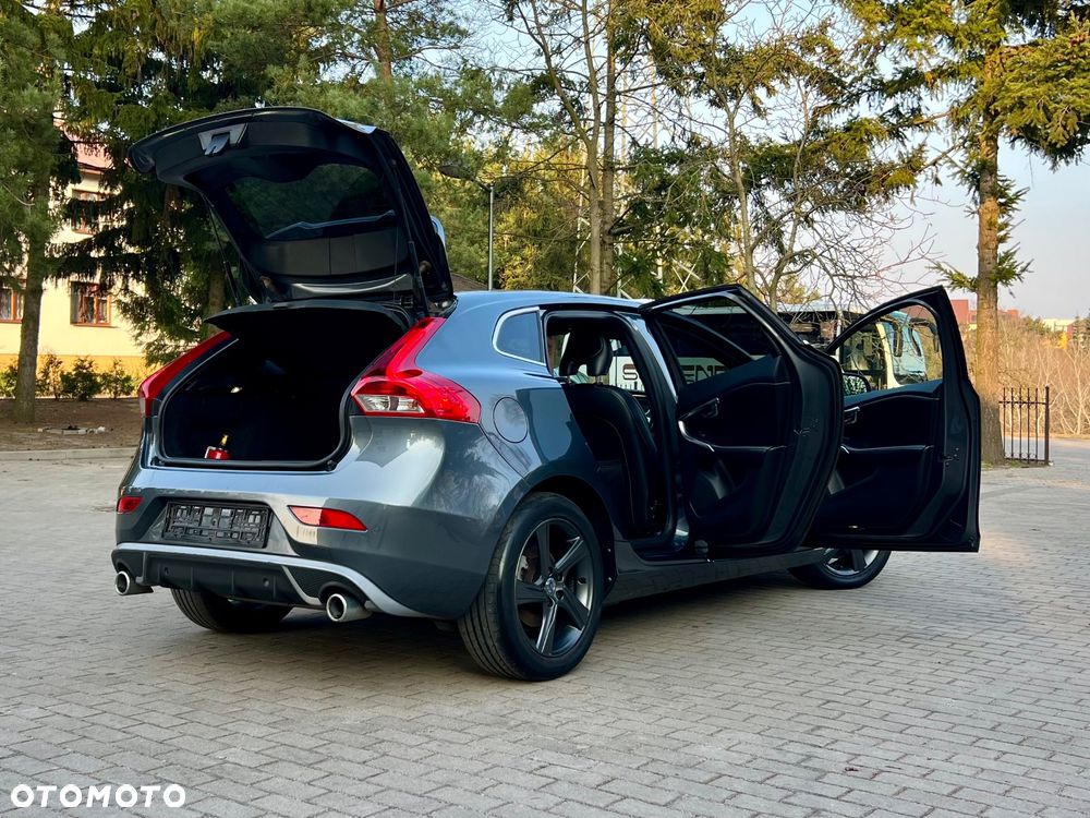 Volvo V40 D3 R Design - 12