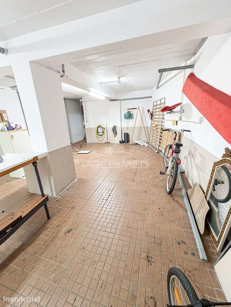 Garagem em Linda-a-Velha (Moinhos) - Grande imagem: 2/7