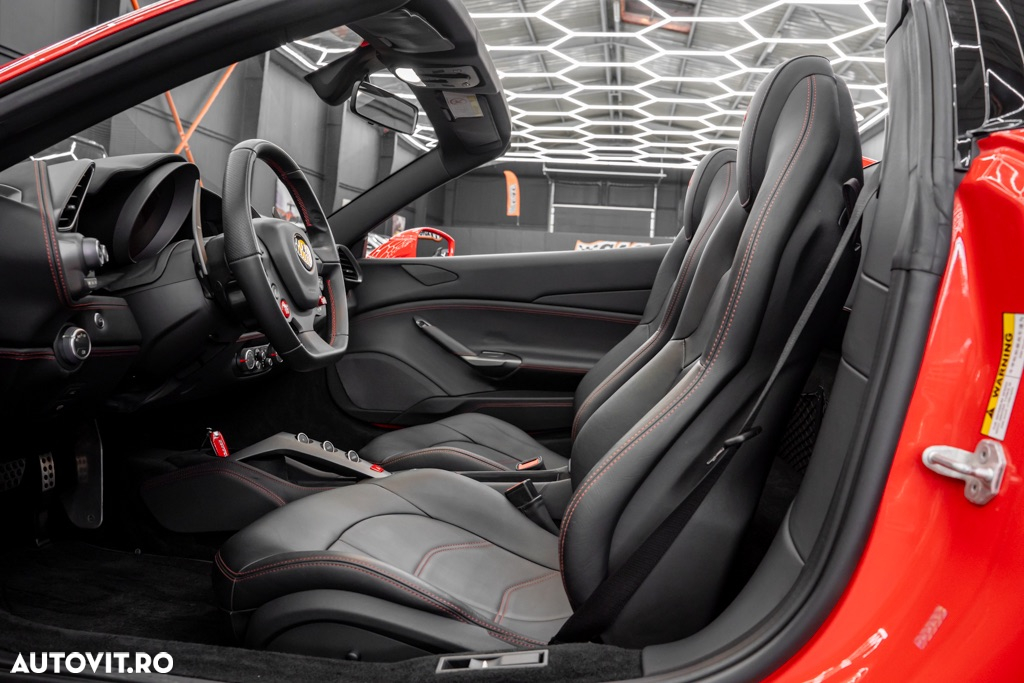 Ferrari 488 Spider - 12