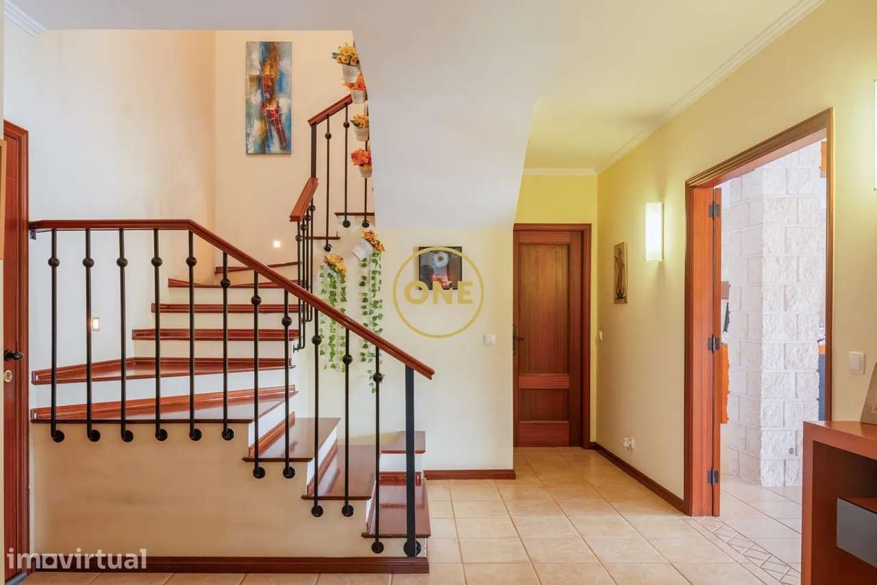 Apartamento T3 Duplex com Excelentes Áreas e Garagem – Ponta Delgada - Grande imagem: 2/35