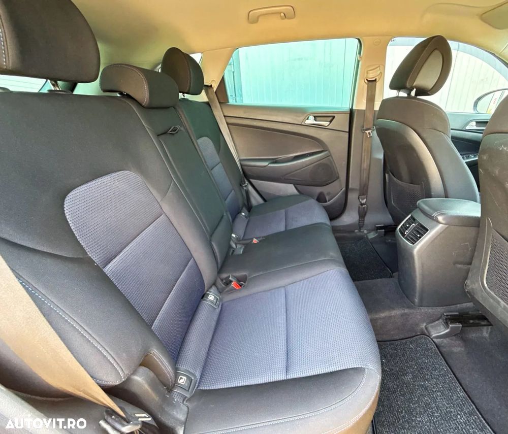 Hyundai Tucson 2.0 CRDI 4WD Automatik Advantage - 20