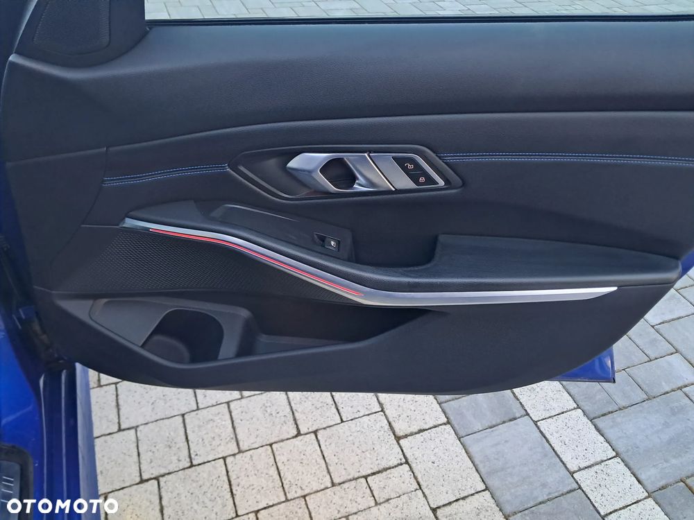 BMW Seria 3 330i xDrive M Sport sport - 13