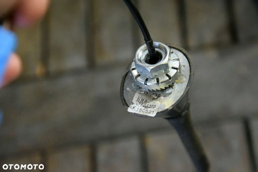 Opel Astra H Antena radia jeden kabel - 4